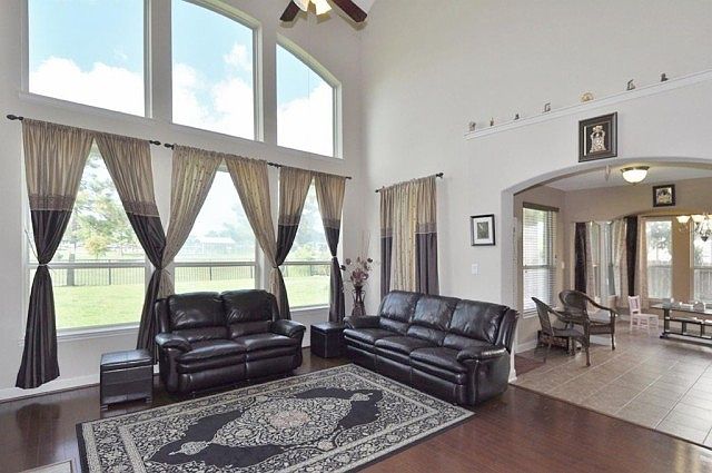 1st image of 2724 Ravens Creek Dr