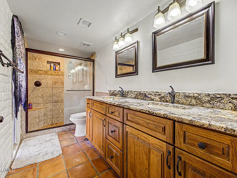 6510 E Dixileta Dr — Photo 6