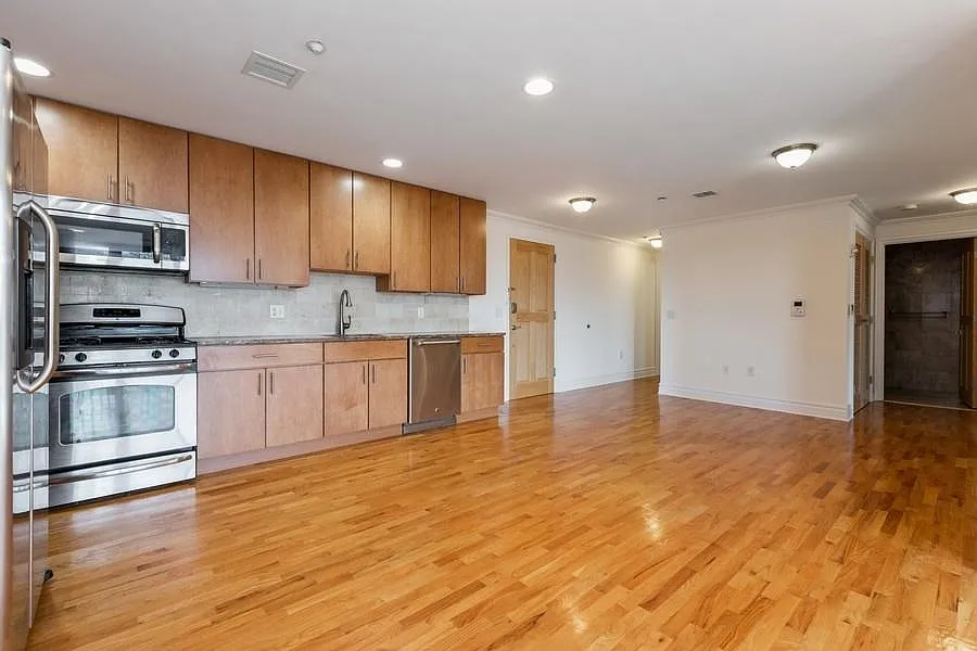Building Photo - 17 Meadow Rd #407