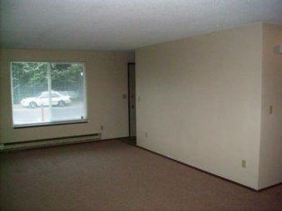 3rd image of 17525 11th Avenue Ct E