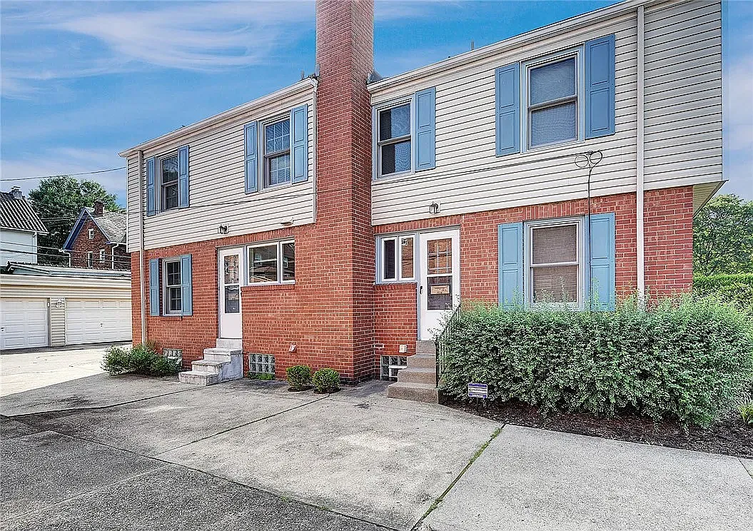 3 bed, 1340 sqft, $2,350 — Photo 2