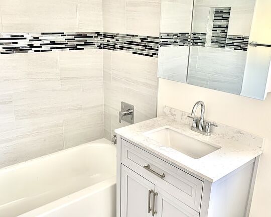 5th image of 1549 W 224th St #206