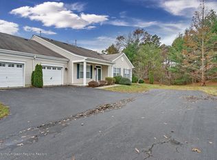 27 Golden Willows Ave, Lakewood, NJ 08701