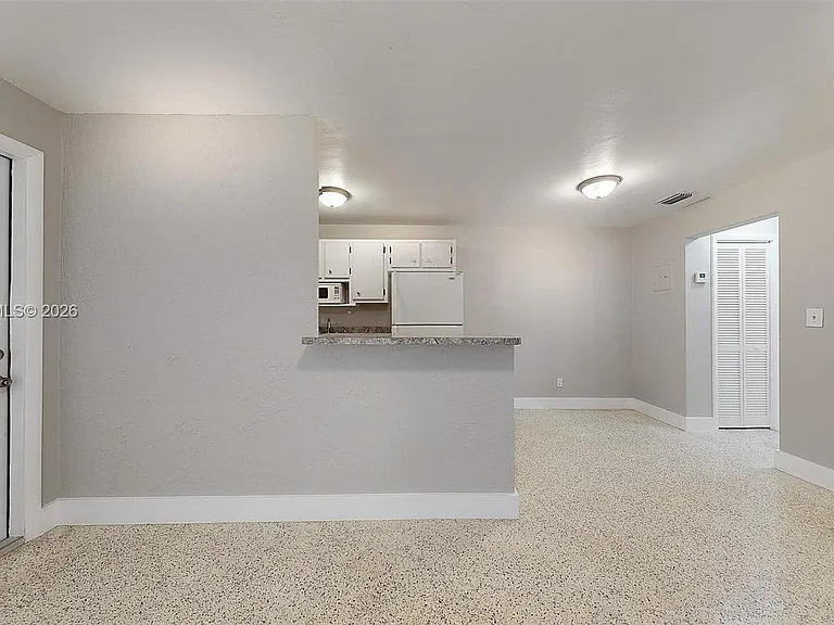 40 W 10th St #3 — Photo 4