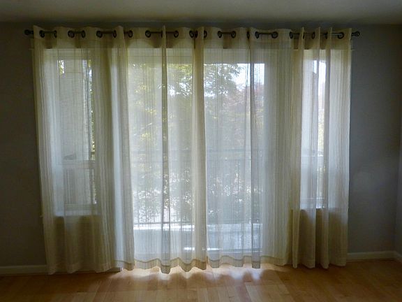 Livingroom, curtains included