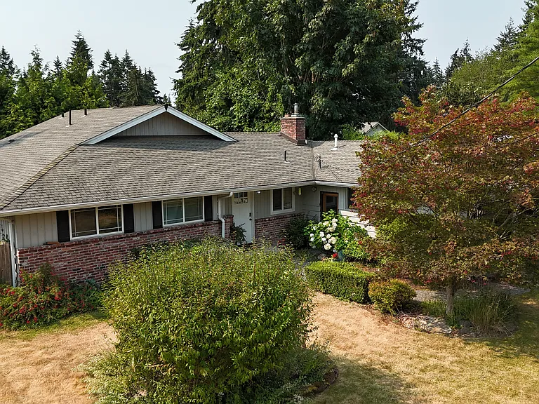 320 235th Pl SW — Photo 1