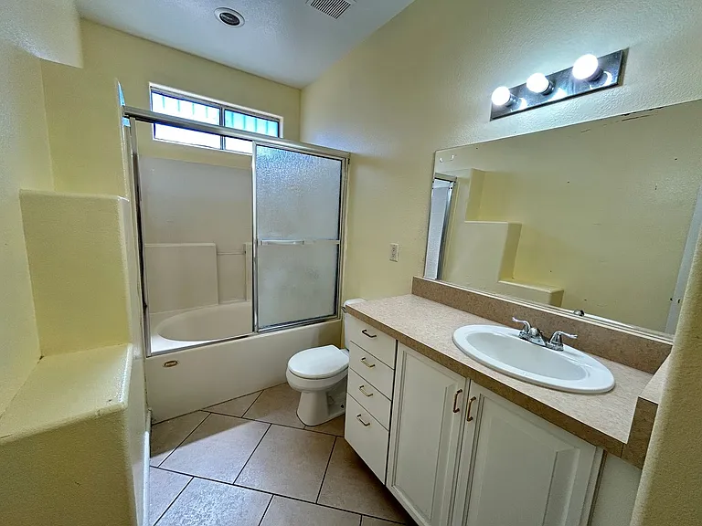 4685 E Wyoming Ave — Photo 13