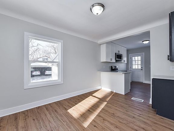 3rd image of 1710 Burlington Ave