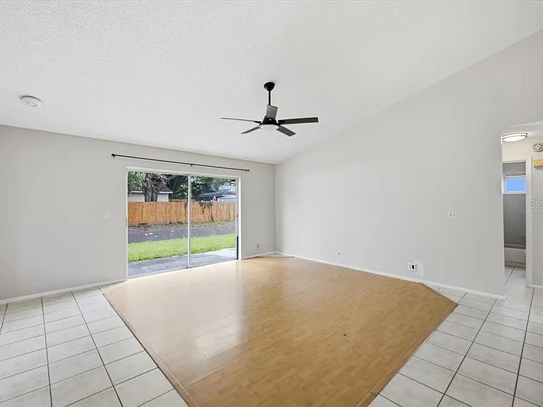 1901 Castle Bay Ct — Photo 8