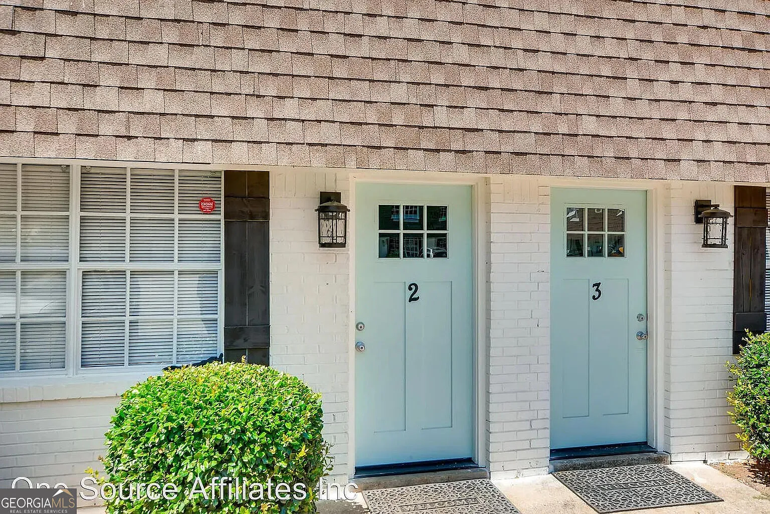 2 bed, 1.5 bath, 1300 sqft, $1,325 — Photo 2