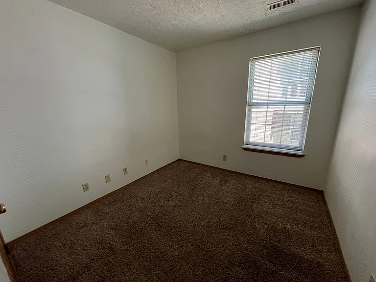 Southfork Apartments — Photo 10