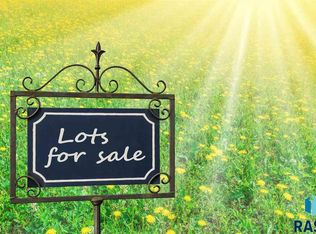 2015 N Cavalier Ave, Sioux Falls, SD 57107