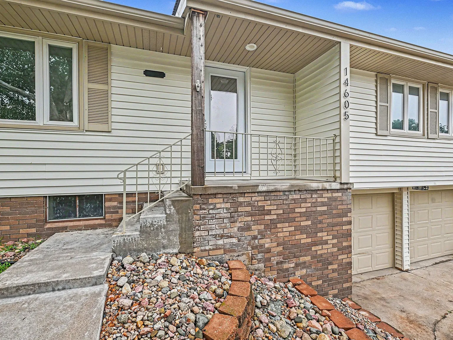4 bed, 1792 sqft, $2,295 — Photo 2