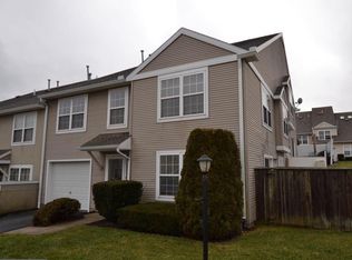 47 Courtyard Dr, Carlisle, PA 17013