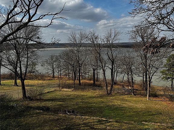 4th image of 72 W Hilltop Rd