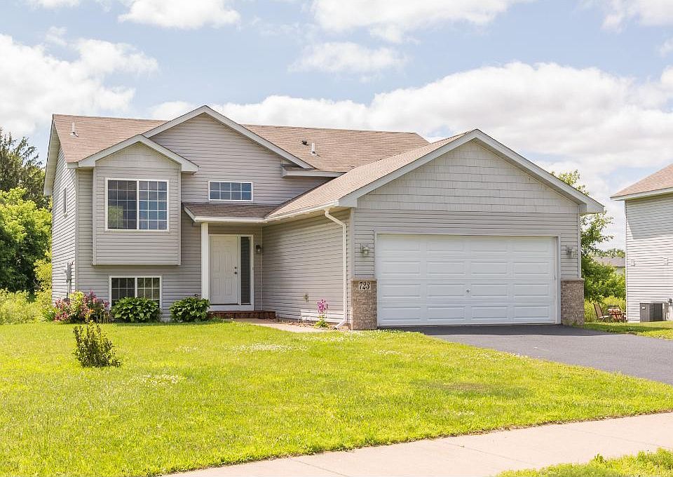 1st image of 723 Horseshoe Ln