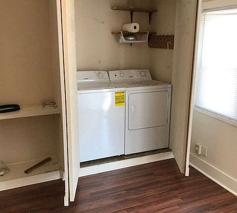 5th image of 216 Marshall St