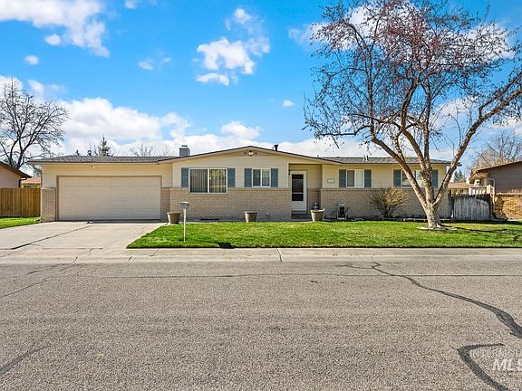 3rd image of 3861 N Sheringham Dr