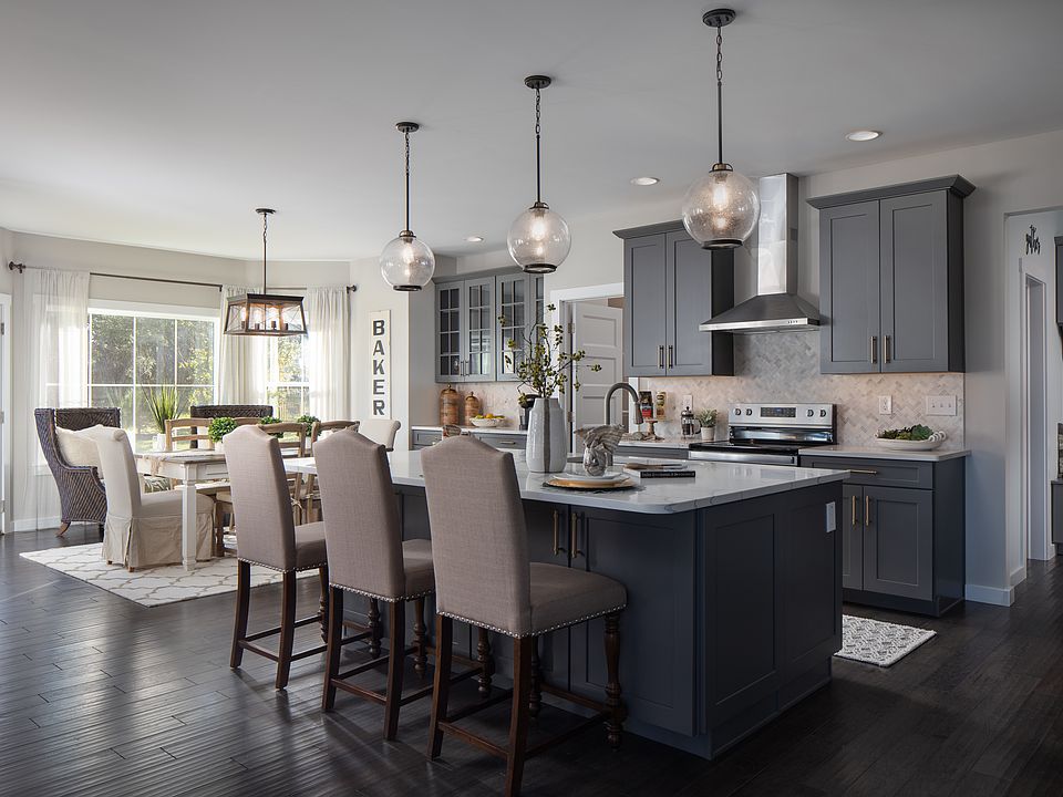 Classic Kitchen Breakfast Area