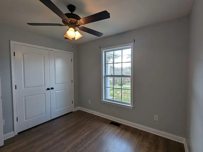 398 Pinewood Dr — Photo 9