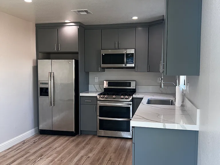 3165 Linden St — Photo 10