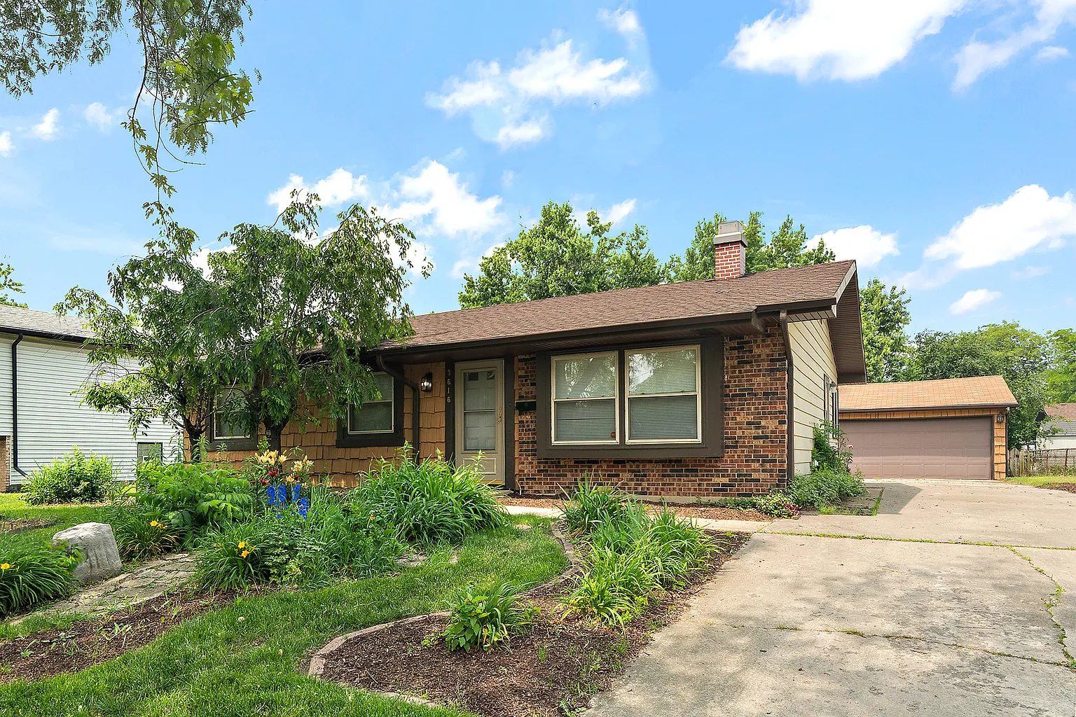 3616 Tamarind Ln photo 1