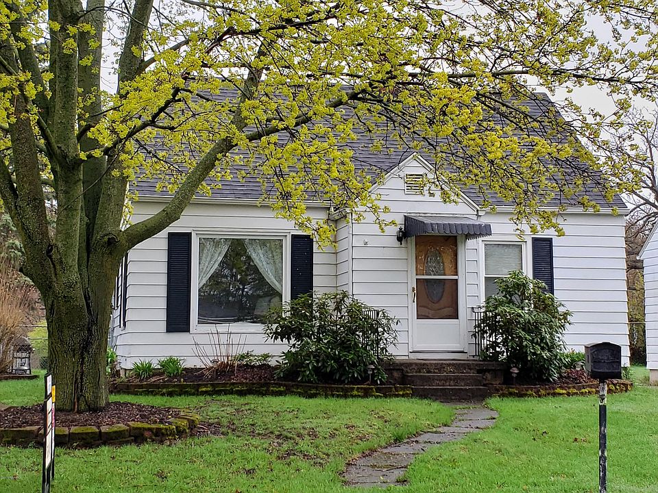 1st image of 1403 Hillcrest Ave NW