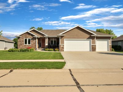 573 Sandstone Cir, Dakota Dunes, SD, 57049