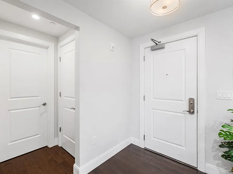 201 Elliott St #409 — Photo 25