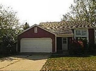 1049 Plum Tree Dr, Crystal Lake, IL 60014