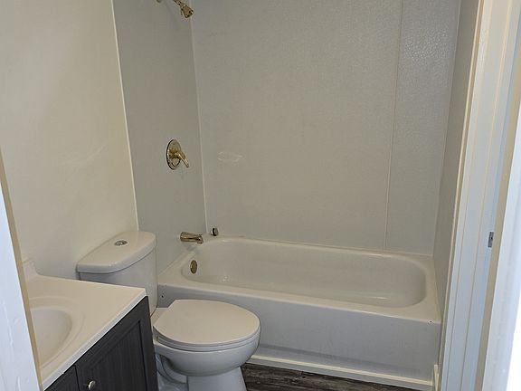 3rd image of 1009 S Tompkins St