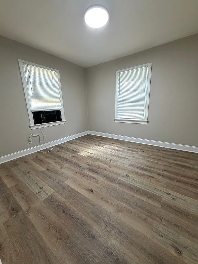 Completely Renovated! Beautiful Bemis Living Available Now! — Photo 4
