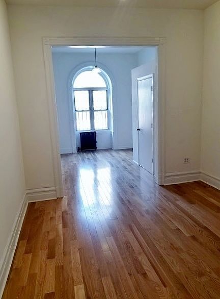 1st image of 626 E 14th St #4
