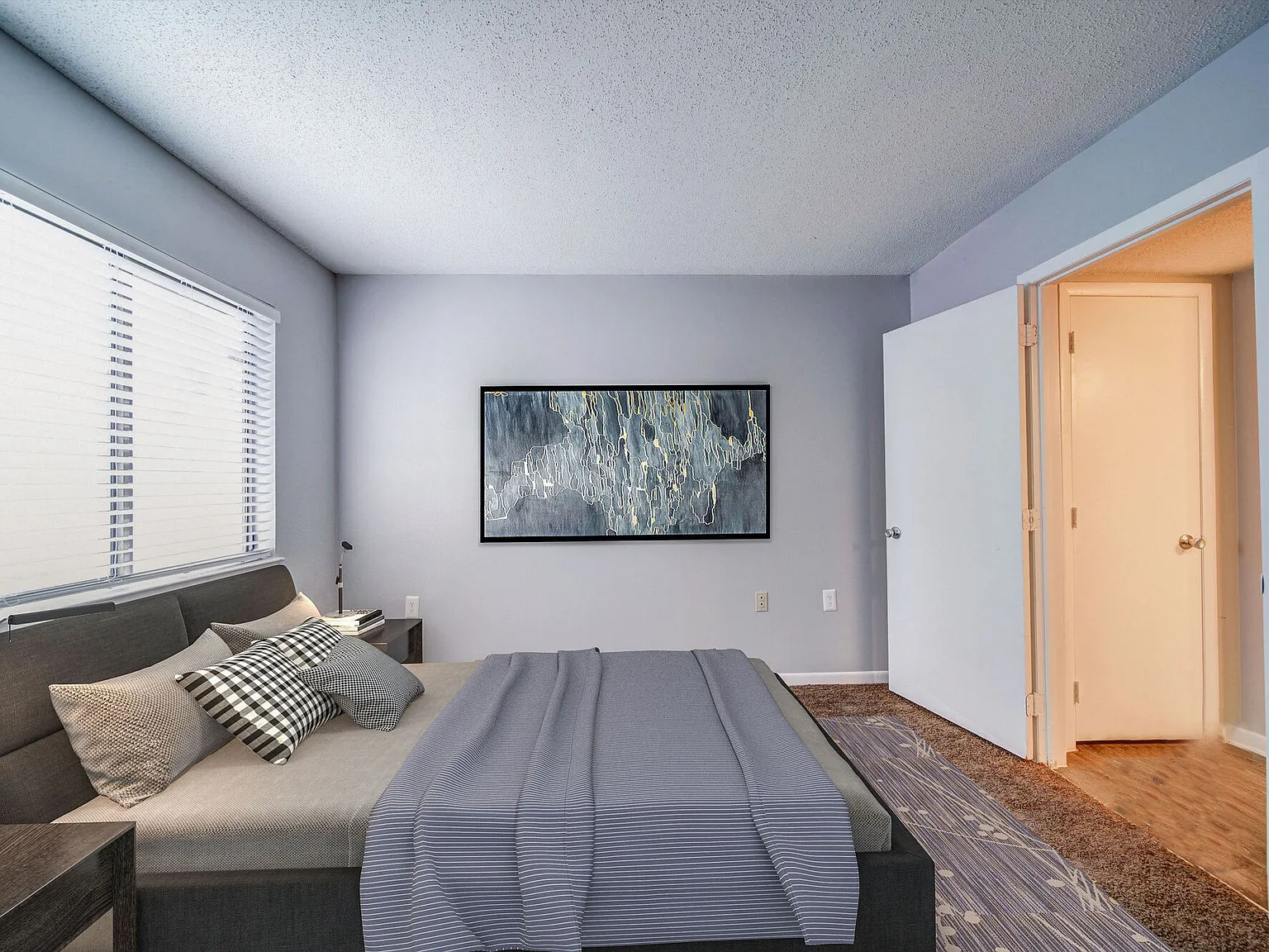 Creekside Apartments — Photo 1