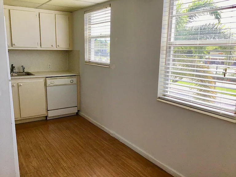 84 Brighton Dr E #B — Photo 5