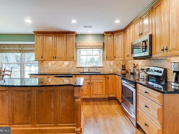 4th image of 4900 Continental Dr