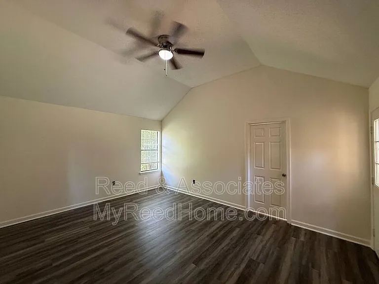 6758 Valerie Dr — Photo 9