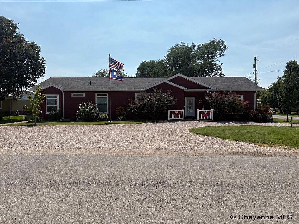 1st image of 251 E Oak Rd