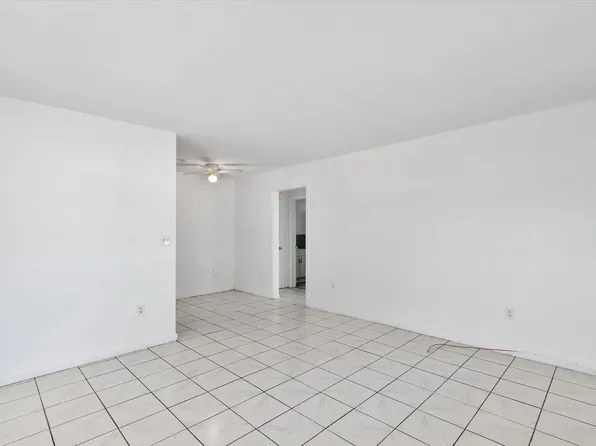 16100 NE 19th Ct Suite 4, Miami, FL 33162