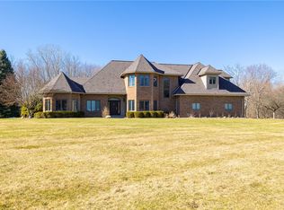 41 Stablegate Dr, Webster, NY 14580