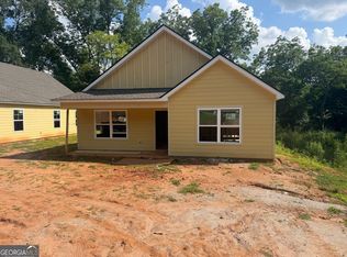 1110 E 7th St, West Point, GA 31833