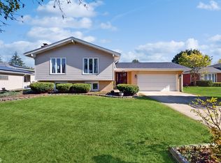 7125 Summit Rd, Darien, IL 60561