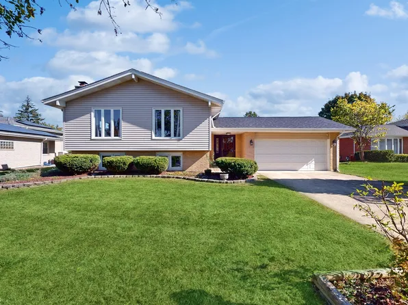 7125 Summit Rd, Darien, IL 60561