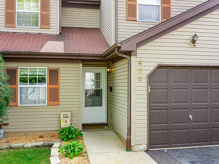 468 Minnesota Cir — Photo 3