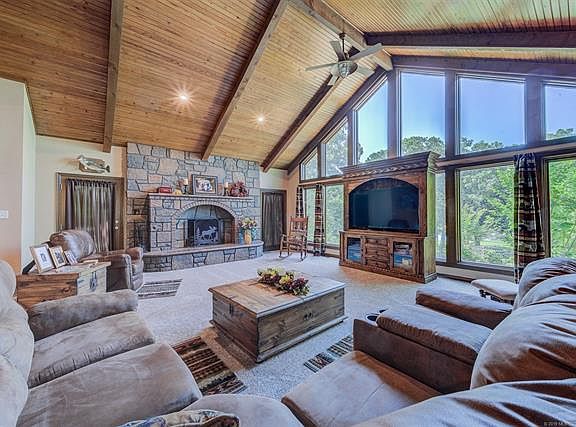 3rd image of 602 S Lakeridge Dr