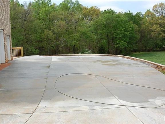 5th image of 314 Two Creek Dr