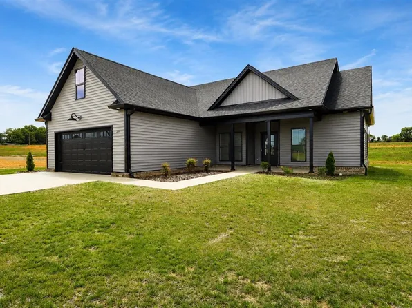 211 Nicklaus Ave, Glasgow, KY 42141