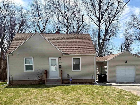 4th image of 2753 Sharon Dr