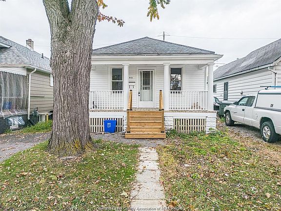 2nd image of 912 McKay Ave