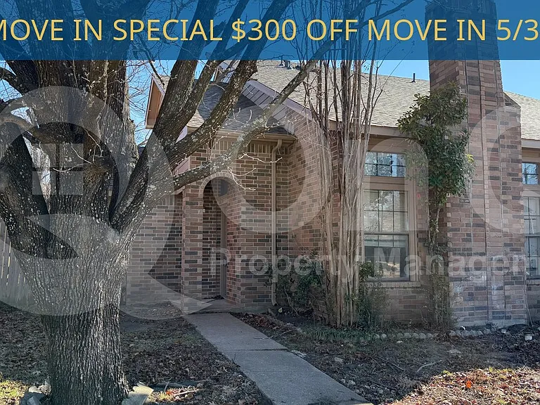 732 Versailles St — Photo 1